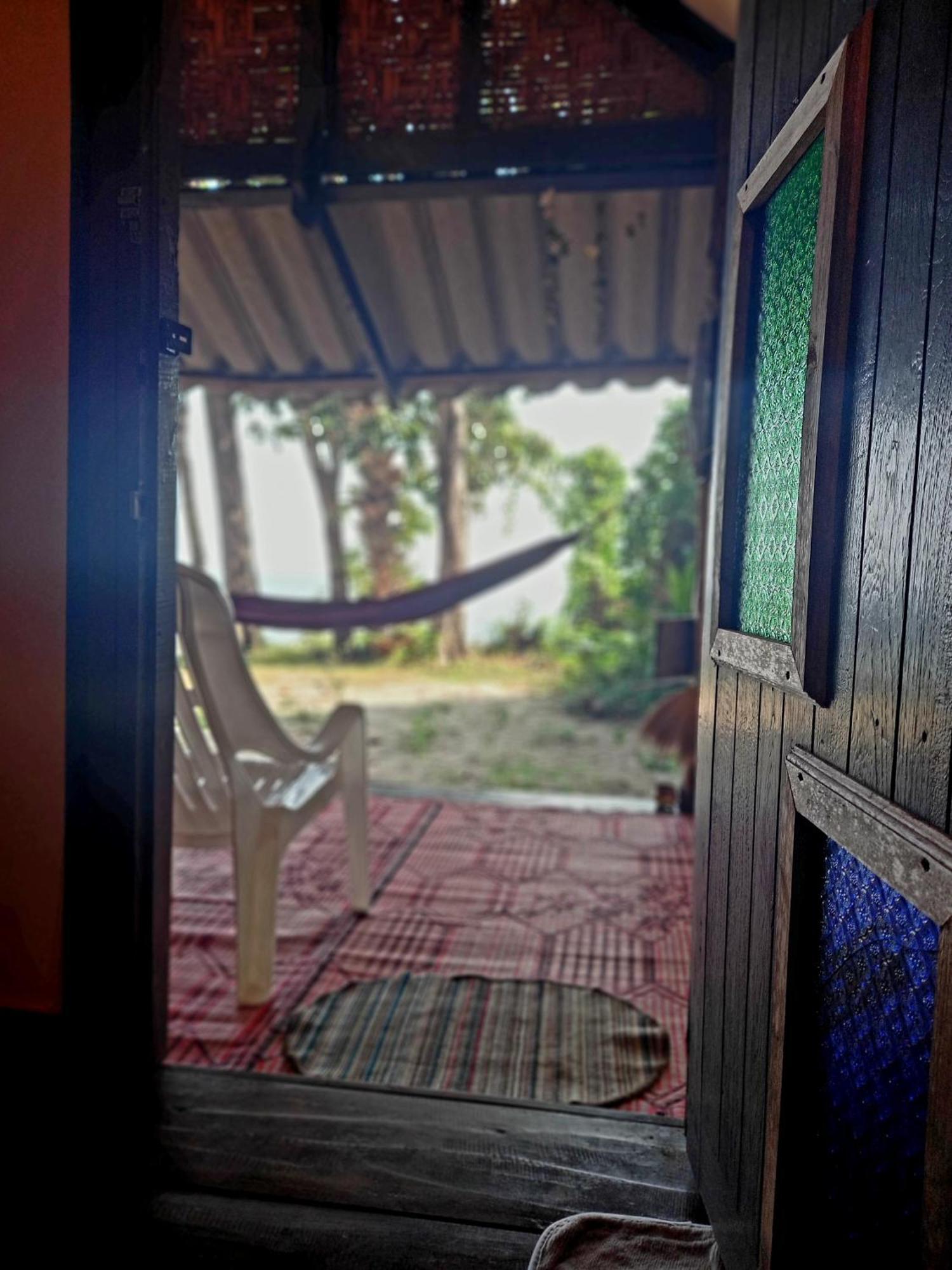 Sabai Sabai Beach Bungalows Koh Phayam Room photo