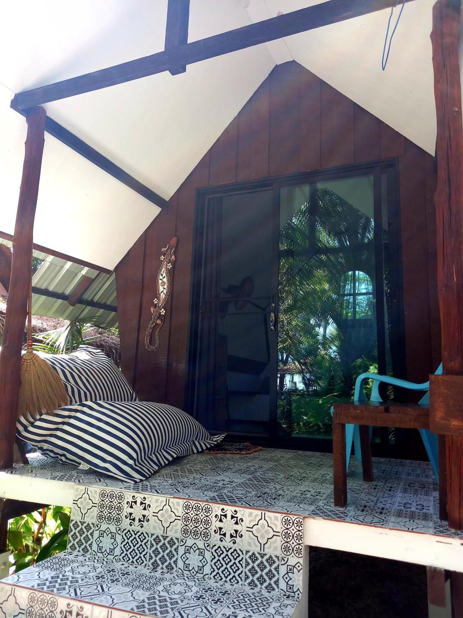 Sabai Sabai Beach Bungalows Koh Phayam Room photo