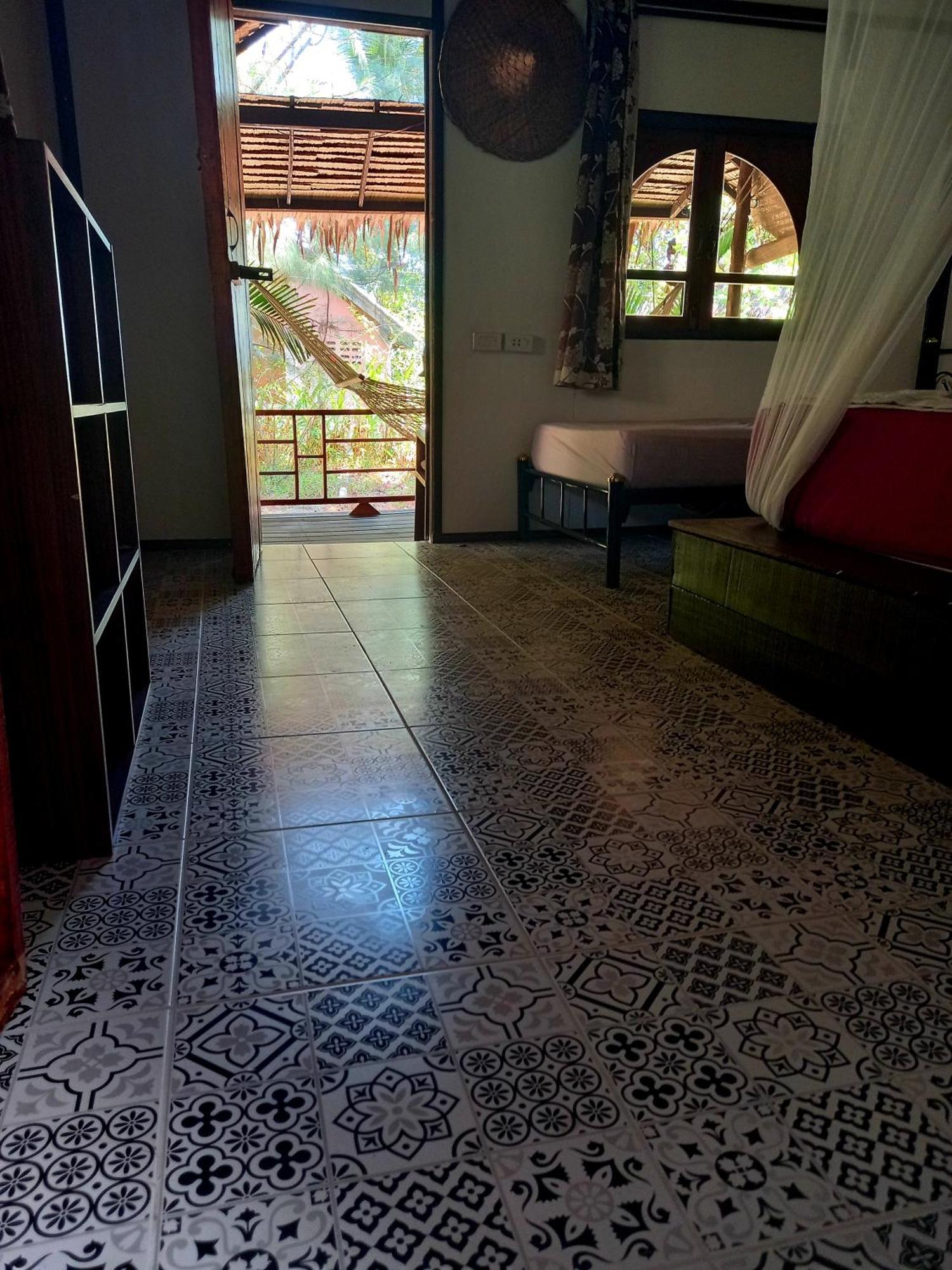 Sabai Sabai Beach Bungalows Koh Phayam Room photo