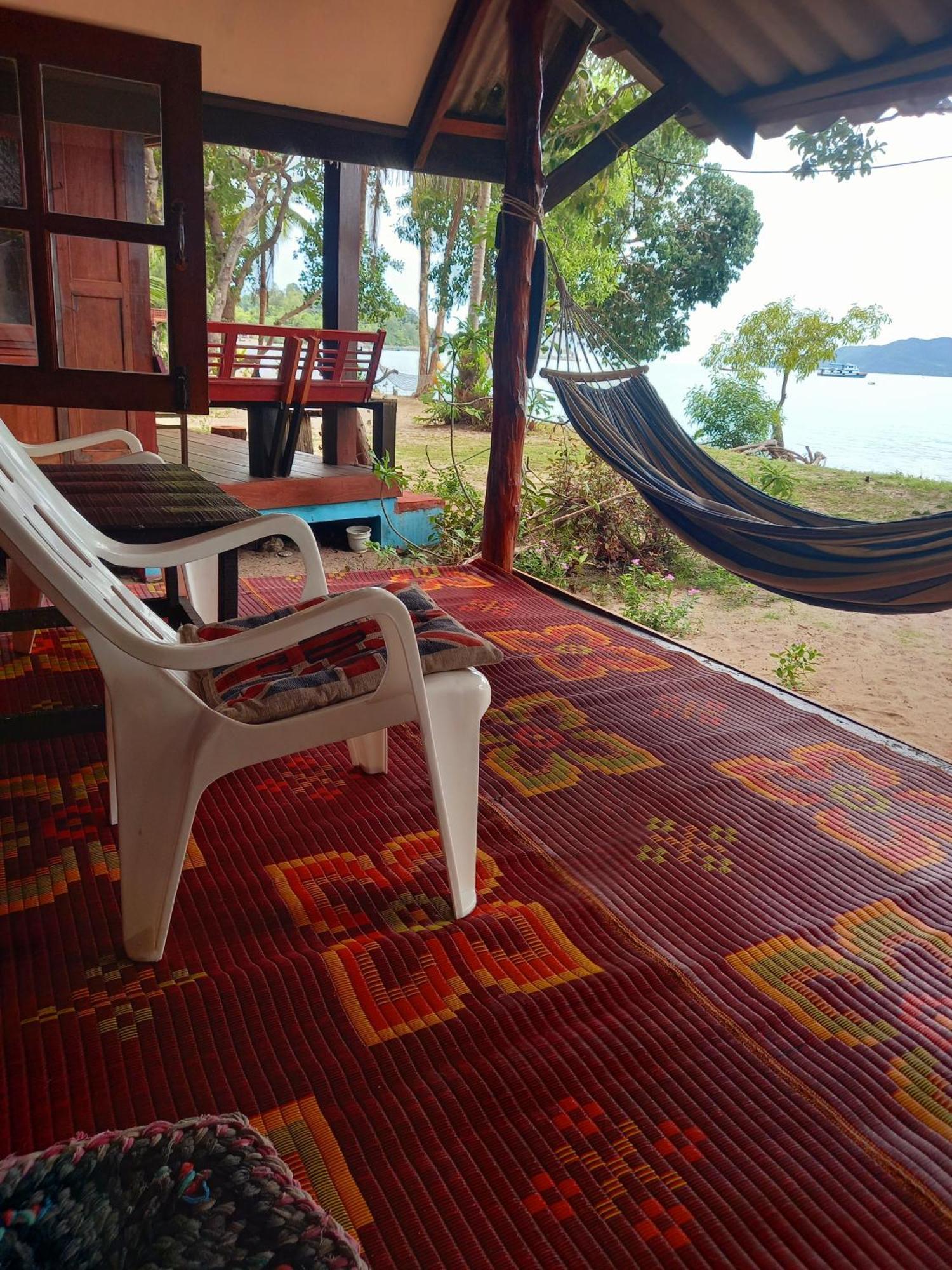 Sabai Sabai Beach Bungalows Koh Phayam Room photo