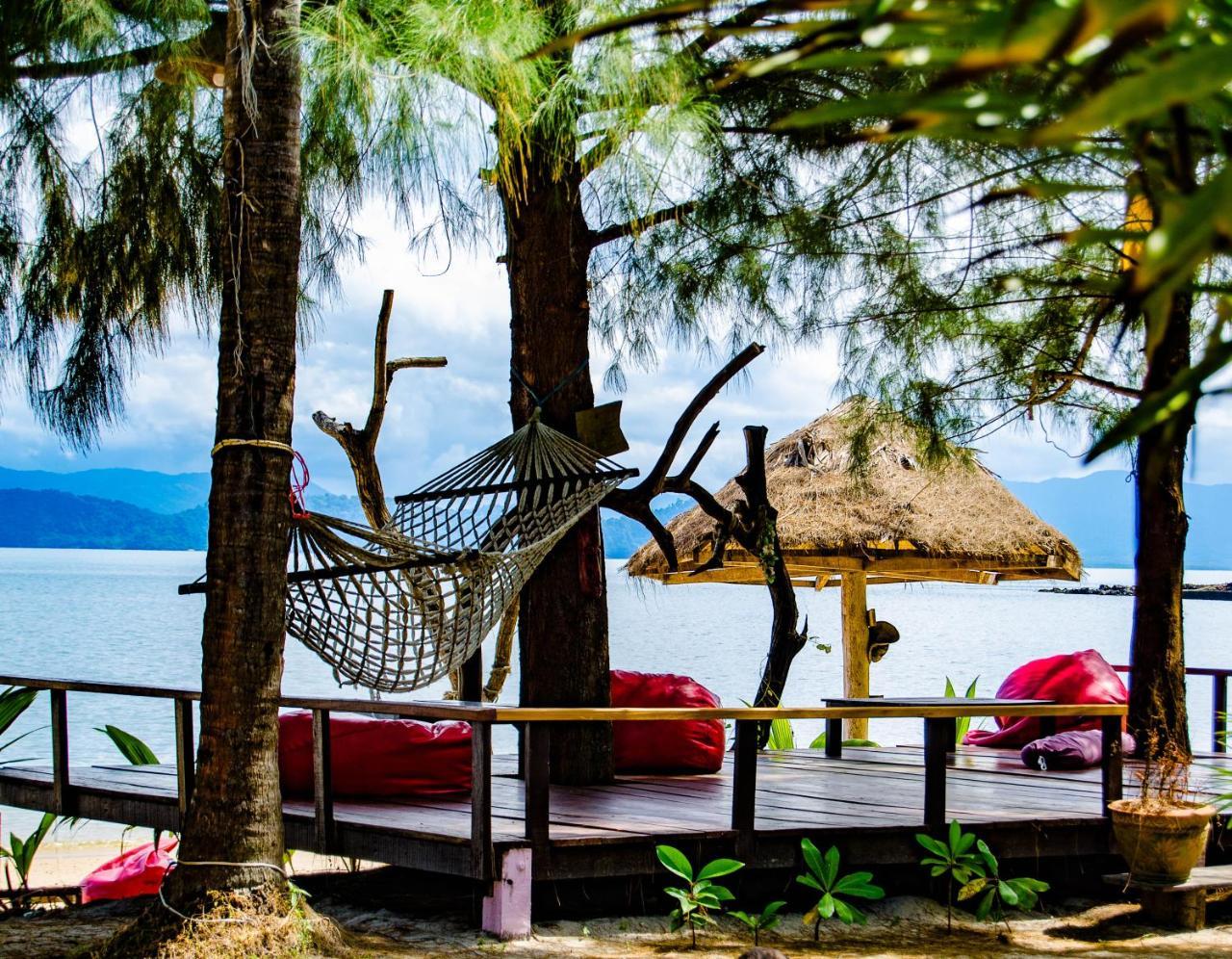 Sabai Sabai Beach Bungalows Koh Phayam Exterior photo